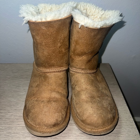 Girls Ugg Boots - Picture 4 of 4